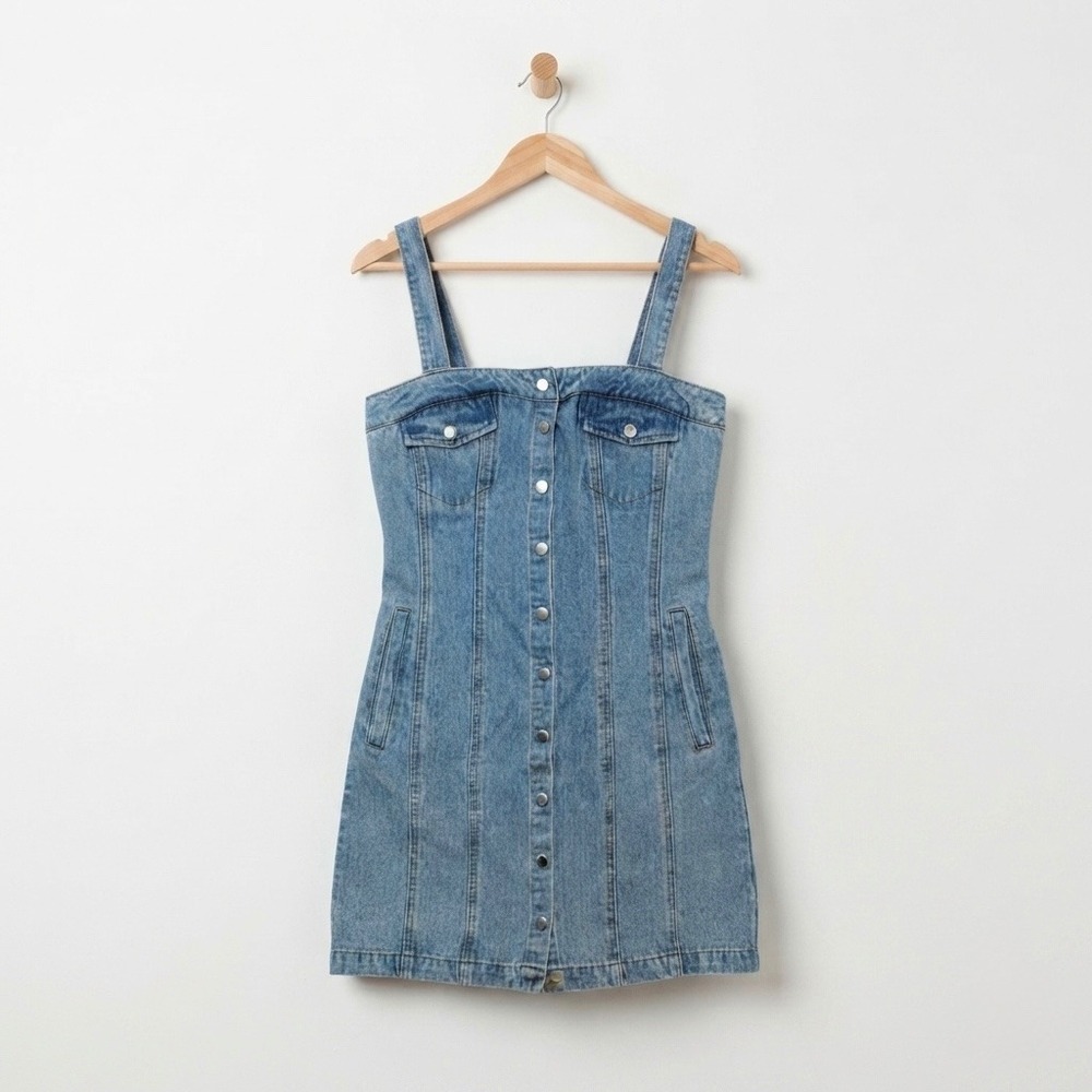 BDG Urban Outfitters Light Wash Denim‎ Snap Front Mini Dress Size Medium Blue